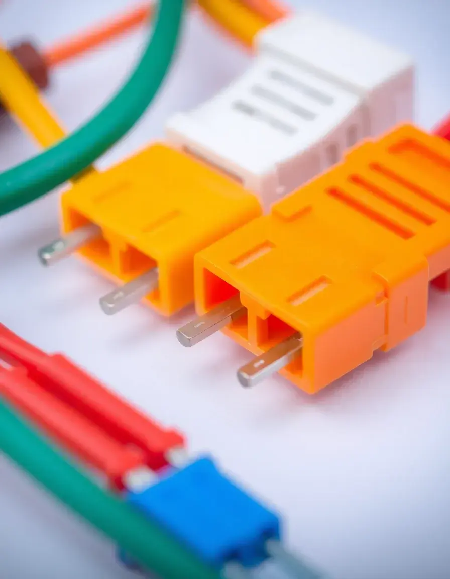 Kabelverbinder für LED Montage in der Küche