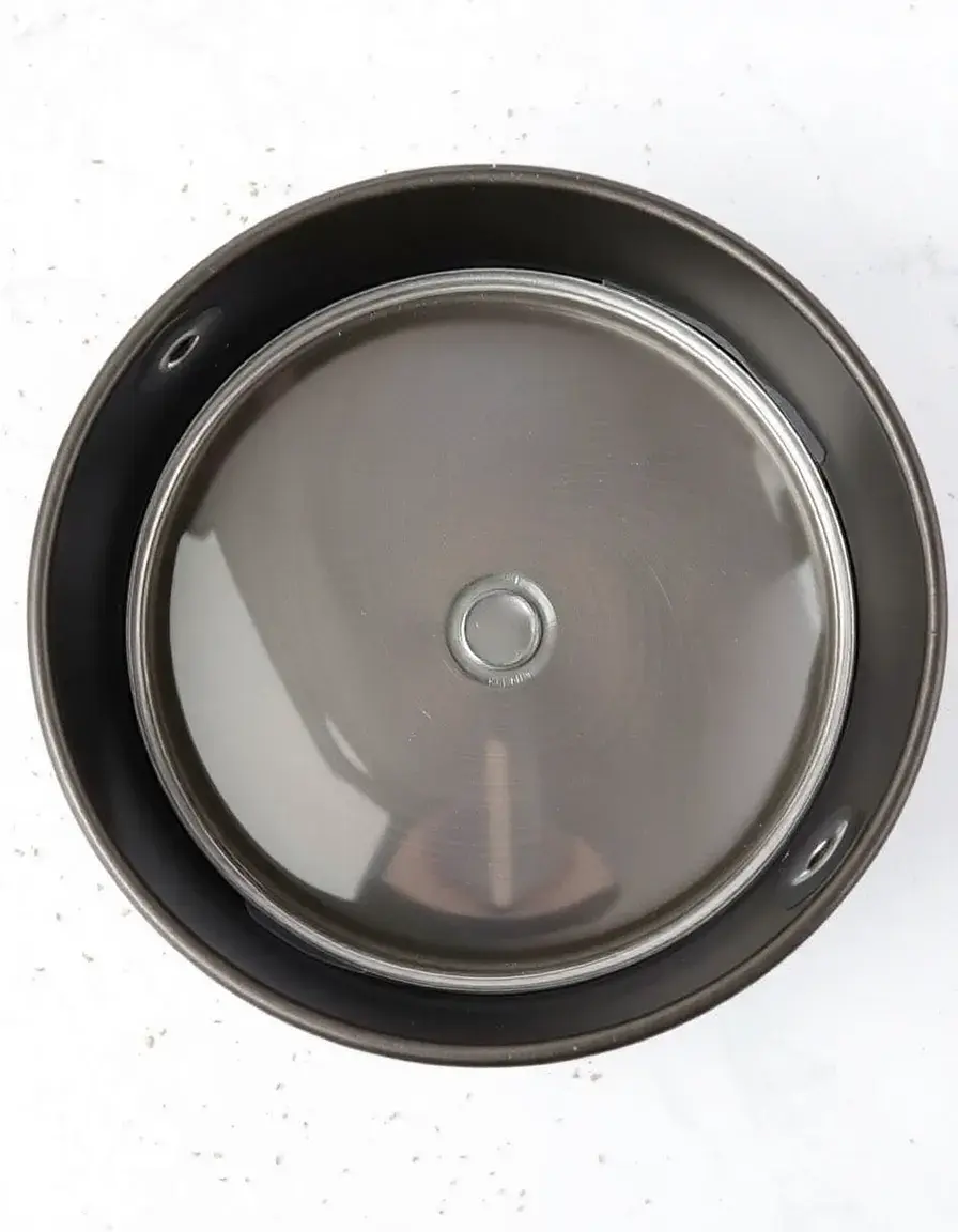 Schwarze Springform für Käsekuchen und Schmandkuchen